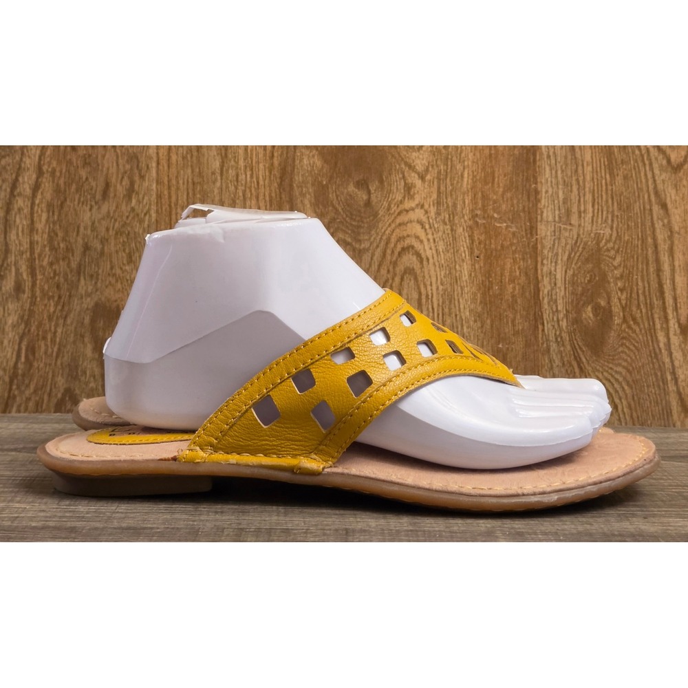BOC Born Concept Thong Flip Flop Sandals Womens Size 8 Yellow